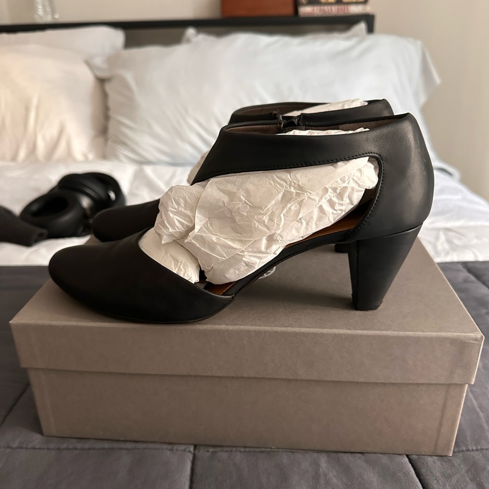 Black Women's Heeled Shoes